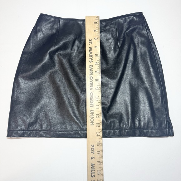 Black Leather Mini Skirt Maxima Wilsons Womens 4 Whimsigoth Grunge Y2K Punk 90s - Picture 8 of 8